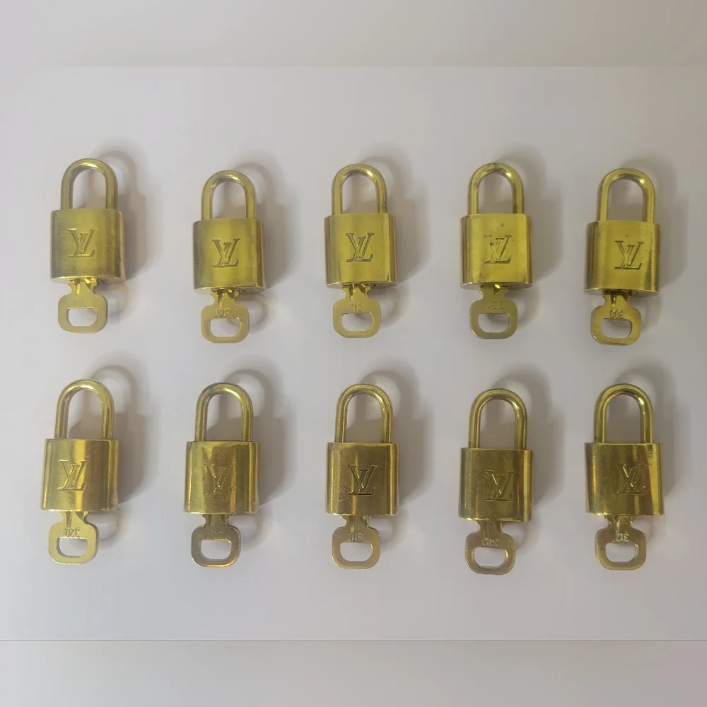 Louis Vuitton Lock & Key in Mint Condition, sold indivually - Picture 2 of 6